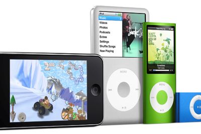 iPod-familien slik den fremstår i dag. Fra venstre: den nye Touch, den uendrede Classic, den nye Nano, og den uendrede Shuffle.