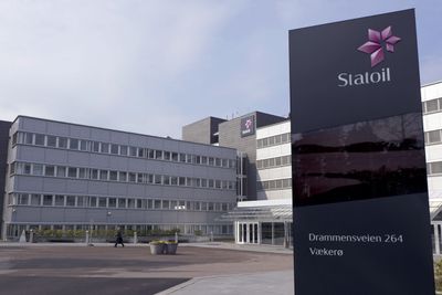 Statoil, her fra hovedkontoret i Oslo, har brukt over en halv milliard og en rekke innleide konsulenter for å lage et eget handelssystem for oljeprodukter. Det gikk ikke etter planen. Nå bruker selskapet fremdeles en egenutviklet løsning fra 1990-tallet. 