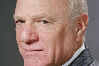 Barry Diller er en av USAs største nettaktører. Når han sier at nettet vil bli «stengt» om tre til fem år, lytter mediefolk og underholdningsbransje.