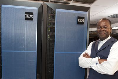 Rodney Adkins,direktør med ansvar for IBMs system og teknologidivisjon, står ved siden av selskapets store nye lansering: Pure Systems. IBM har brukt rundt 12 milliarder norske kroner på utviklingen av systemet.