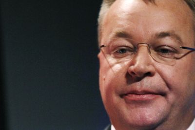 Nokias toppsjef, Stephen Elop, begynner å gå tom for tid. Onsdag varslet han om elendige tall for første kvartal. Det kan føre til en slakt av selskapet.