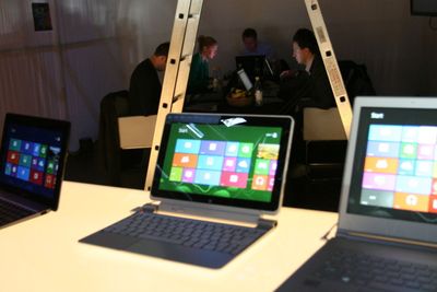 Microsoft avvikler nå rabatten på Windows 8. Bildet er fra lanseringen i Stockholm 26. oktober i fjor.