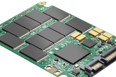 Intel melder om problemer med noen av sine SSD 320-enheter. 