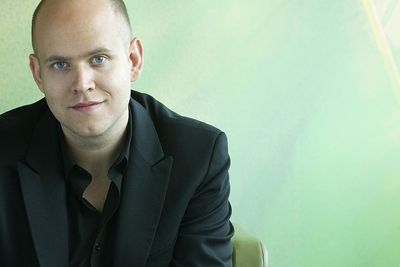 Spotify-gründer Daniel Ek avslører at musikktjenesten snart blir tilgjengelig gjennom TV-apparatet.