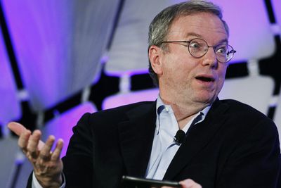 Googles toppsjef, Eric Schmidt, vil finne vekst i bedriftsmarkedet med Google Apps. Nå har selskapet fått sin største kontrakt i boks, i konkurranse med Microsoft.