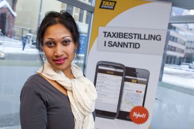 Saera Khan tar steget fra politikken til næringslivet. Nå skal hun være med på å gjøre drosjenæringen mer effektiv og taxiregninger betydelig enklere.