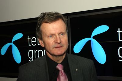 Telenor, med toppsjef Jon Fredrik Baksaas i spissen, har bestemt seg for å droppe sin indiske partner. Nå vil de flytte alle indiske kunder over i et nytt selskap - med en ny partner.  