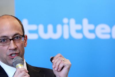 Twitters toppsjef, Dick Costolo, opplyste på en konferanse denne uken at selskapets mobile inntekter har vært over inntektene på nettsidene flere dager det siste kvartalet. 