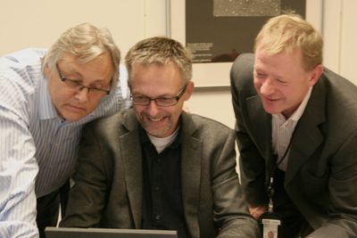 Arne Sigurd Rognan Nielsen (IBM), Morten Solberg (Working Place) og Frank Aaseli (IBM) mener bedrifter har mye å hente på å innføre sosiale nettverk. 