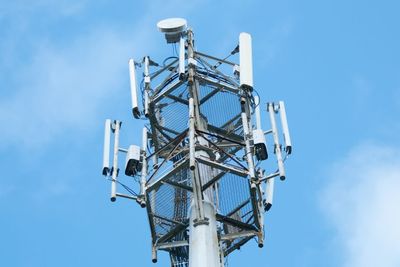 Bruken av flere frekvenser i mobilnettet vil kunne bidra til økt kapasitet for blant annet mobilt bredbånd.