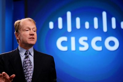 Cisco, med toppsjef John Chambers i spissen, har som strategi å kjøpe opp mindre selskaper med spennende teknologi. Nå har selskapet sikret seg en pioner i Wifi-markedet.