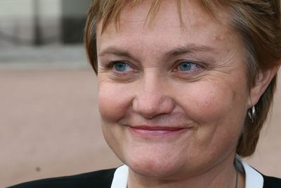 Åpner for spørsmål: fornyingsstatsråd Rigmor Aasrud (Ap).