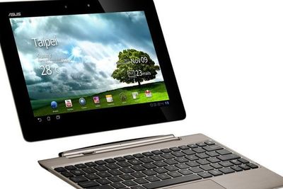 Asus, her med sitt nettbrett Eee Pad Transformer, benekter at de vil trekke seg ut av markedet for Android-nettbrett. 