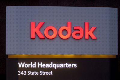 I hovedkontoret til Kodak, som bildet er hentet fra, er det stor spenning foran morgendagens patentauksjon. Selskapet håper på at noen vil betale over 2 milliarder dollar for deres digitale bildebehandlingspatenter, men responsen har så langt vært laber ifølge Wall Street Journal. 