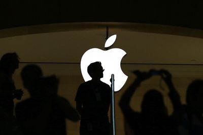 Apple er rasende på Samsung etter at det sørkoreanske selskapet lekket bevis dommeren nektet å presentere i retten. Straffen Apple krever er svært streng...