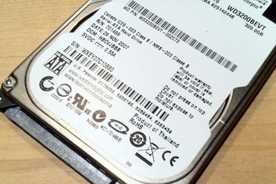 Harddisk-markedet vil slite i 2013, mener IHS iSuppli. Økt konkurranse fra SSD-markedet og kraftig nedgang i salget av PC-er er skylden. 