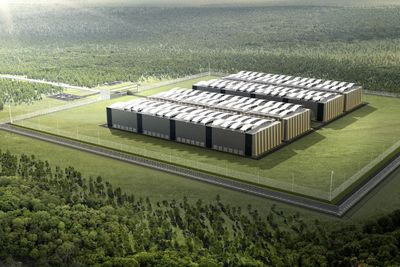 Greenfield Datacenter, som eies av Lefdal Mine (67 prosent) og statlige Entra Eiendom (33 prosent) har fått sin første kunde. 