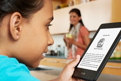 Amazon jobber for at amerikanske skoler skal velge Kindle istedet for papirbaserte skolebøker. Onsdag lanserte de en løsning for enkel administrasjon av store grupper Kindle-enheter, spesielt tilpasset skoler.