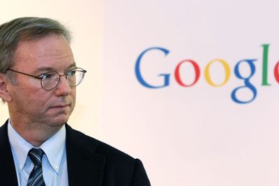 Googles oppkjøp av Motorola Mobility får grønt lys fra kinesiske mydigheter. Dermed er siste hinderet ryddet av veien for Googles styreleder Eric Schmidt.