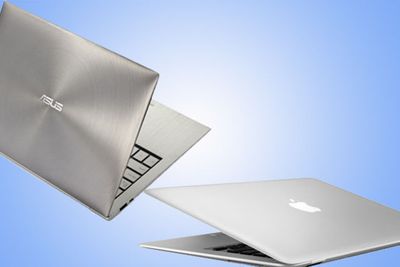 Asus UX21 og MacBook Air. I Vest-Europa går Asus og Apple begge fram med 20 prosent, i et marked som krymper med 11 prosent.