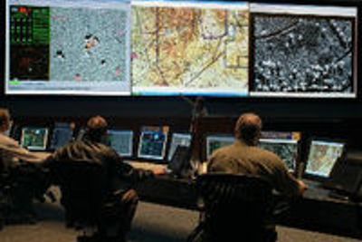 Bildet er fra en amerikansk øvelse i kyberkrig våren 2008.