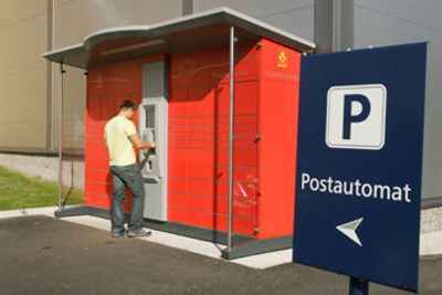 Posten mener helautomatiske postautomater vil bidra til å gjøre netthandel enda enklere. Automaten på bildet er utplassert i Sandefjord.