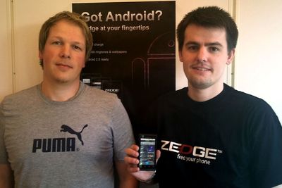 Klokkertro på Android: (fra v.) Zedge-medgründer Tom Arnøy og hovedutvikler av Android-appen deres Vidar Vestnes.