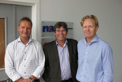 Fornøyd trio etter ekspansjonen: Egil Kjeldsen (F.V., daglig leder i Vimex), Ivar S. Olsen (gründer og forretningsutvikler i Norsk Analyse) og Tor Erik Sannum (daglig leder hos Norsk Analyse).