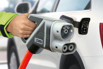 Ladesystem for elektriske kjøretøy som leverer både like- og vekselstrøm.