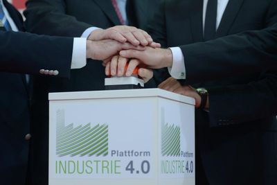 Tyskerne snakker mye om den 4. industrielle revolusjon, hvor alt er integrert, også selve produktet (integrert elektronikk), underleverandører og kunder (ill. Hannover Messe).