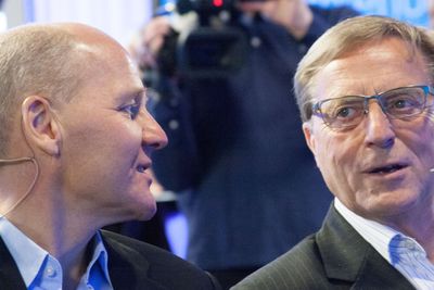 Tidligere styreleder Svein Aaser i Telenor (til høyre) avviser påstanden om at kvinnelige kandidater ikke ble grundig vurdert forut for ansettelsen av Sigve Brekke som ny konsernsjef.
