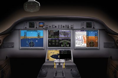 Cockpiten domineres av fire 15-tommers LCD-skjermer.