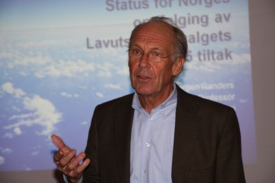 SKEPTISK: Klimaprofessor Jørgen Randers mener kvotesystemet ikke makter å drive frem teknologisk utvikling. - Markedet trenger hjelp fra politikerne, sier han.