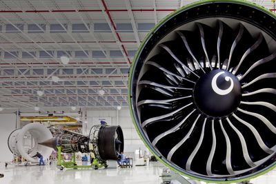 GE90-115B er verdens største flymotor. Diameteren på motorhuset er 3,43 meter, mens selve vifta har en diameter på 3,25 meter. Under testing har turboviftemotoren levert 569 kN skyvekraft. 