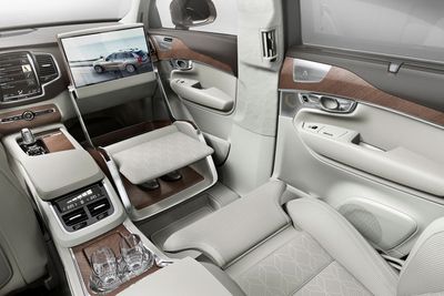  Volvo fjerner fremsetet for å gi rom for bein og en luksus-konsoll.