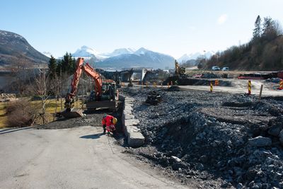 Både plan og utstyr kunne vært bedre under bygging av den nye Tresfjordbrua, mener Statens vegvesen. 