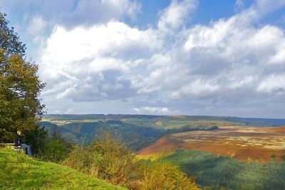 Geologien under nasjonalparken The North York Moors i Yorkshire skal være perfekt for utvinning av petroleum ved bruk av fracking, ifølge forskere. 