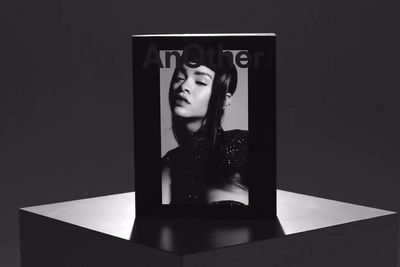 Rihanna pryder forsiden av magasinet AnOthers spesialutgave. 