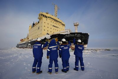 Gazproms oljelast ble eksportert av atomisbryteren «Taimir».