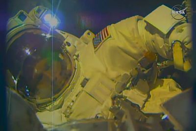 Her er astronaut Terry Virts på oppdrag utenfor romstasjonen den 25. februar. 