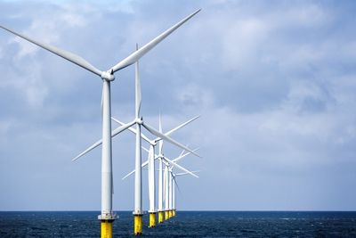 Forewind, som Statoil og Statkraft er to av fire partnere i, har fått konsesjon til den største fornybar energi-utbyggingen i Storbritannia noensinne. 400 vindturbiner i Nordsjøen skal produsere 2,4 gigawatt.  
