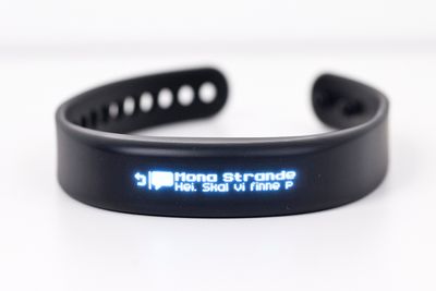 Garmin Vivosmart vibrerer på håndleddet hver gang det skjer noe som fortjener et push-varsel på telefonen din. 