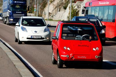 Vegvesenet forslår en prøveordning på E18 inn til Oslo, derkun elbiler med passasjer får kjøre i kollektivfeltet. 