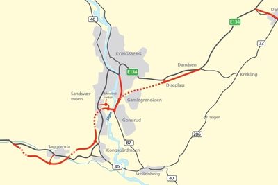 Kartet viser hele strekningen Damåsen-Saggrenda. Parsellen som er ute på anbud nå, ligger i midten. Den tykke, røde linjen som tar av fra E134 mot Kongsberg sentrum, er fylkesveg 87. (Ill.: Statens vegvesen)