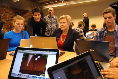 Dårlige PISA-skåringer, norsk programvare og inspirasjon fra Washington har munnet ut i et algebramaraton ved norske skoler. Her er statsminister Erna Solberg under åpningen ved Sandnes vgs. mandag.