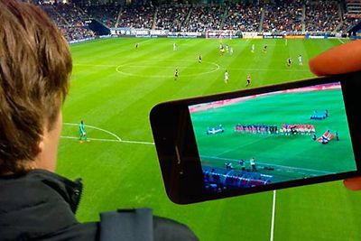  Fire fotballstadion skal teste mulighetene for å kunne strømme video under fotballkampene.