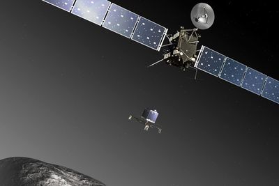 Etter ti år har sonden Rosetta snart tatt igjen kometen 67P Churyumov-Gerasimenko.
