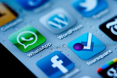  Å fjerne sosiale medier-apper på telefonen er et av tipsene for å bruke mindre tid på disse mediene. 
