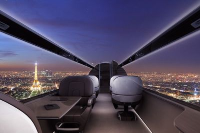 Ixion Windowless Jet gir full panoramautsikt helt uten et eneste vindu. 