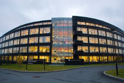 De ansatte ved hovedkvarteret til Aker Solutions ASA på Fornebu kan glede seg over en ny kontrakt. 